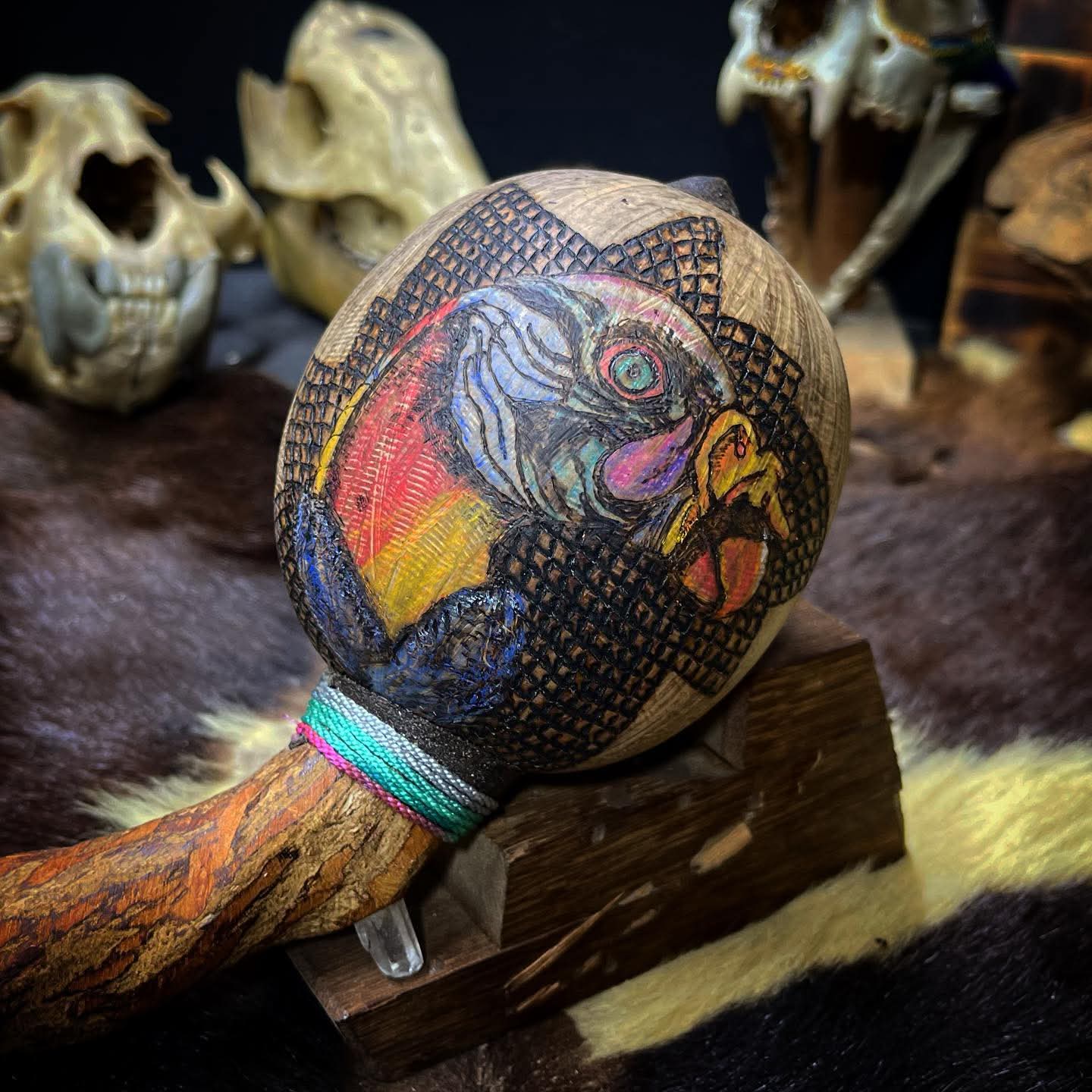 Maraca pintura y pirograbado
