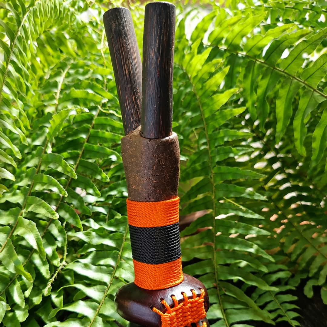 Auto aplicador de rapé Kuripe elaborado por kayra ancestrales